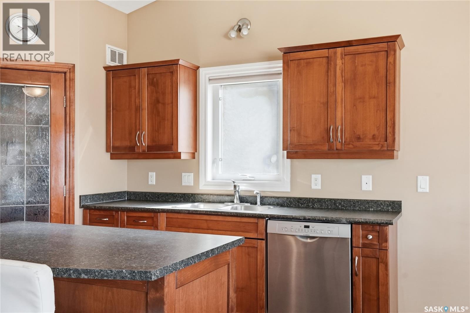 102 Keedwell Street, Saskatoon, Saskatchewan  S7W 1B4 - Photo 8 - SK035663