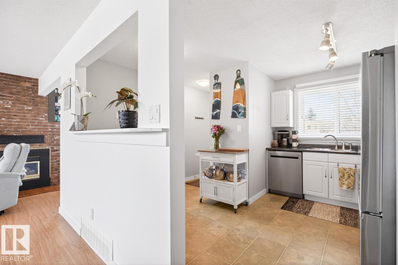 33 Mission St, Sherwood Park, Alberta  T8A 0V6 - Photo 4 - E4487139