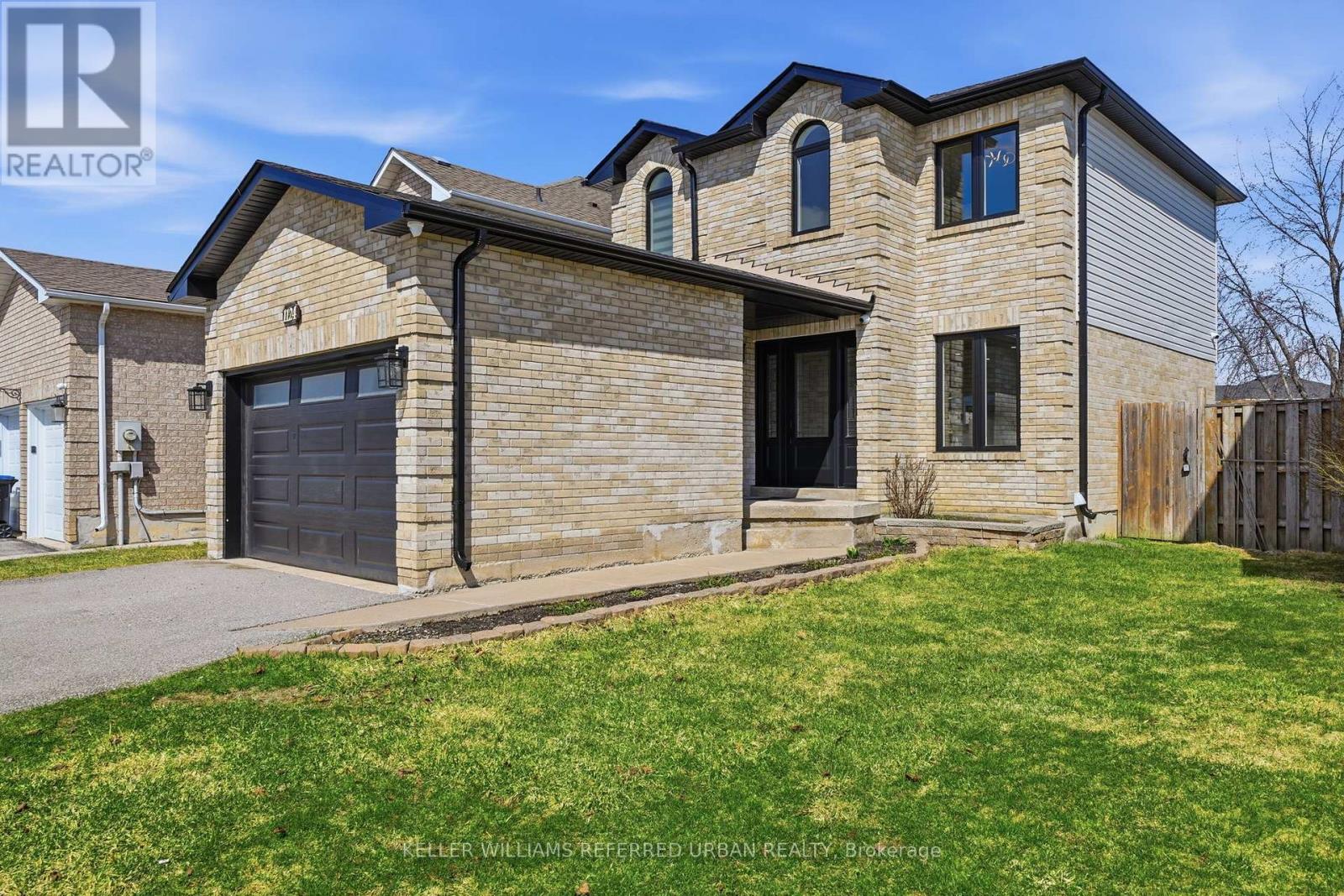 1124 Corrie Street, Innisfil, Ontario  L9S 1W9 - Photo 2 - N13116684