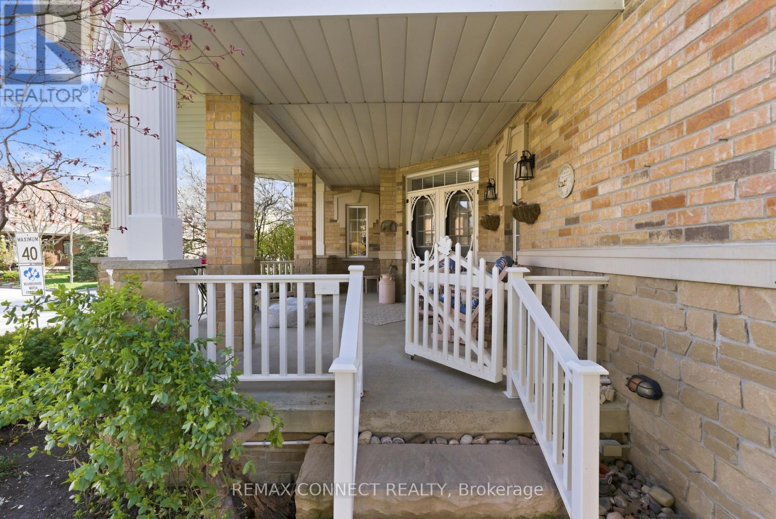 16 White Cedar Drive, Markham, Ontario  L3S 4B6 - Photo 3 - N13116868