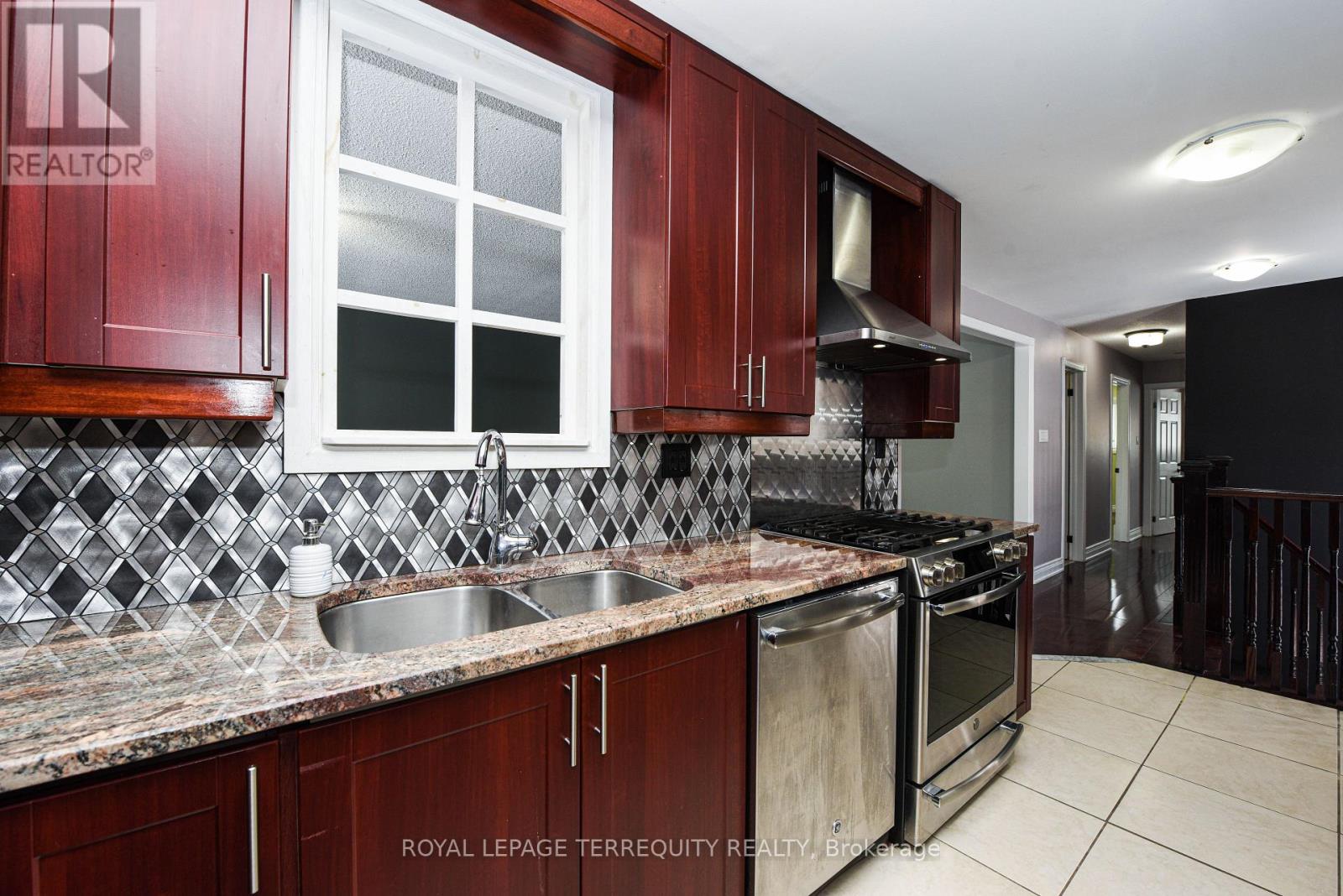 48 Montjoy Crescent, Brampton (Central Park), Ontario  L6S 3E7 - Photo 23 - W13116598