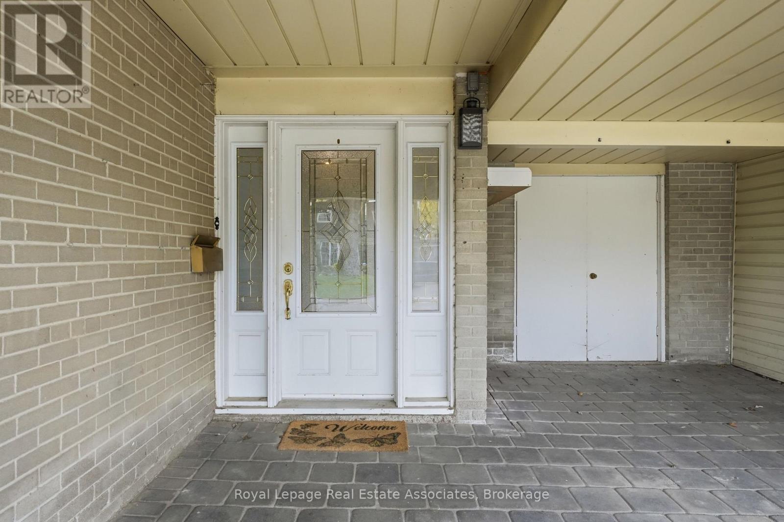 13 Ferndale Crescent, Brampton, Ontario  L6W 1G1 - Photo 2 - W13116622