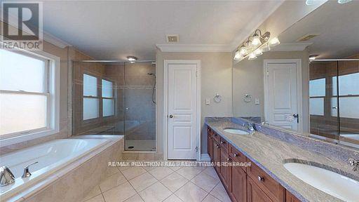 745 Merlot Court, Mississauga, Ontario  L5H 4M4 - Photo 12 - W13116634
