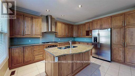 745 Merlot Court, Mississauga, Ontario  L5H 4M4 - Photo 16 - W13116634