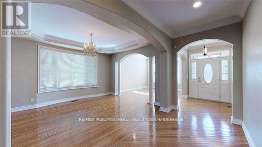 745 Merlot Court, Mississauga, Ontario  L5H 4M4 - Photo 2 - W13116634