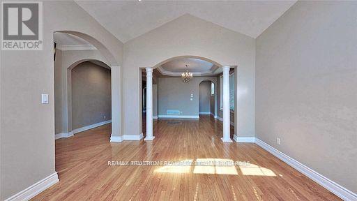 745 Merlot Court, Mississauga, Ontario  L5H 4M4 - Photo 4 - W13116634