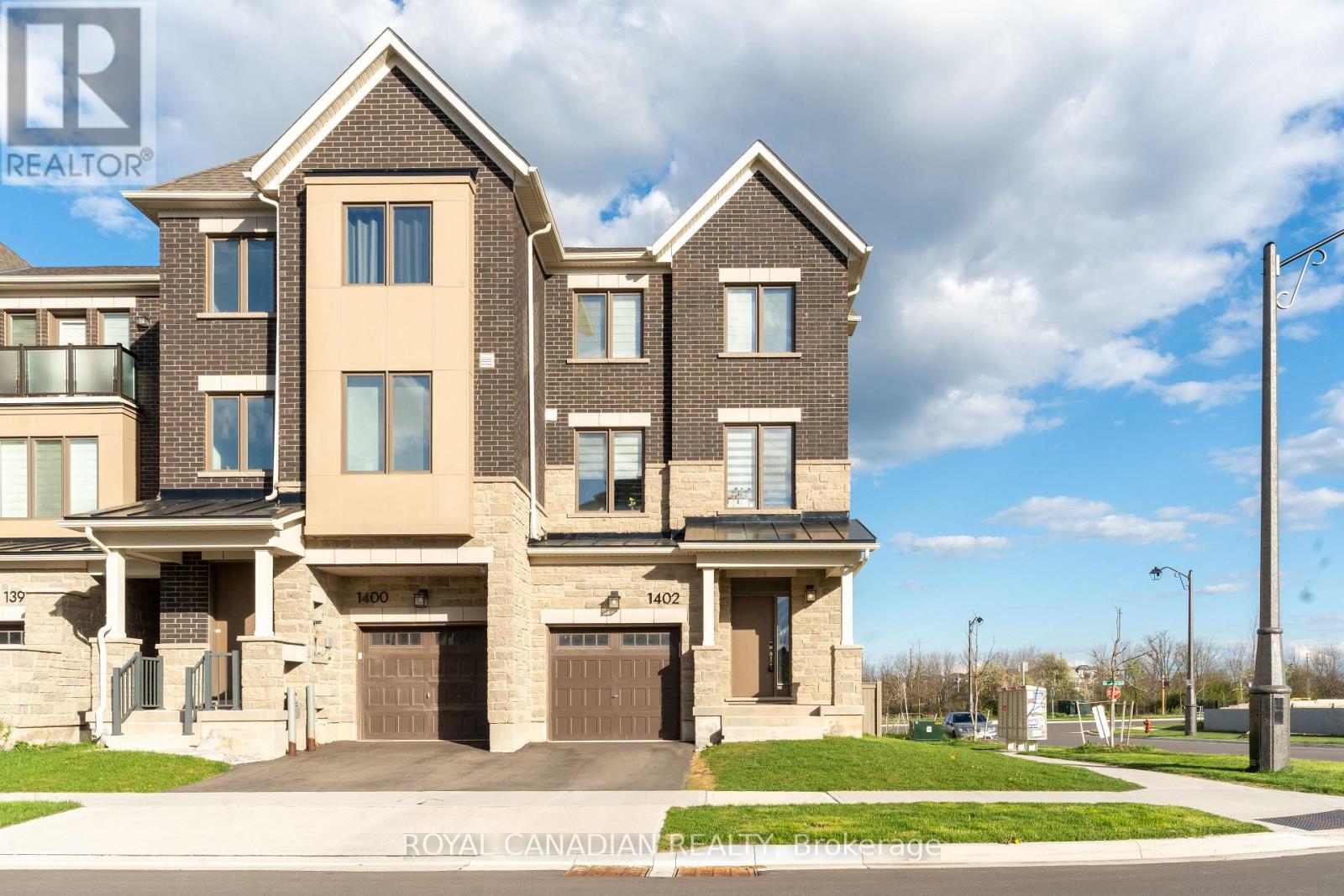 1402 KANIV STREET, Oakville, Ontario