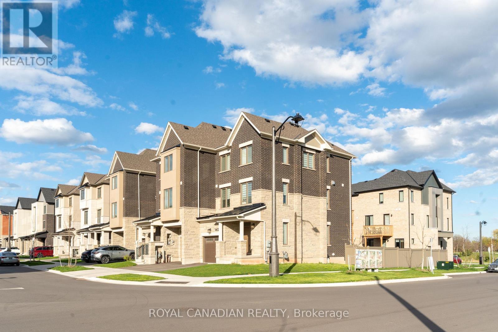 1402 Kaniv Street, Oakville, Ontario  L6M 5P3 - Photo 3 - W13116694