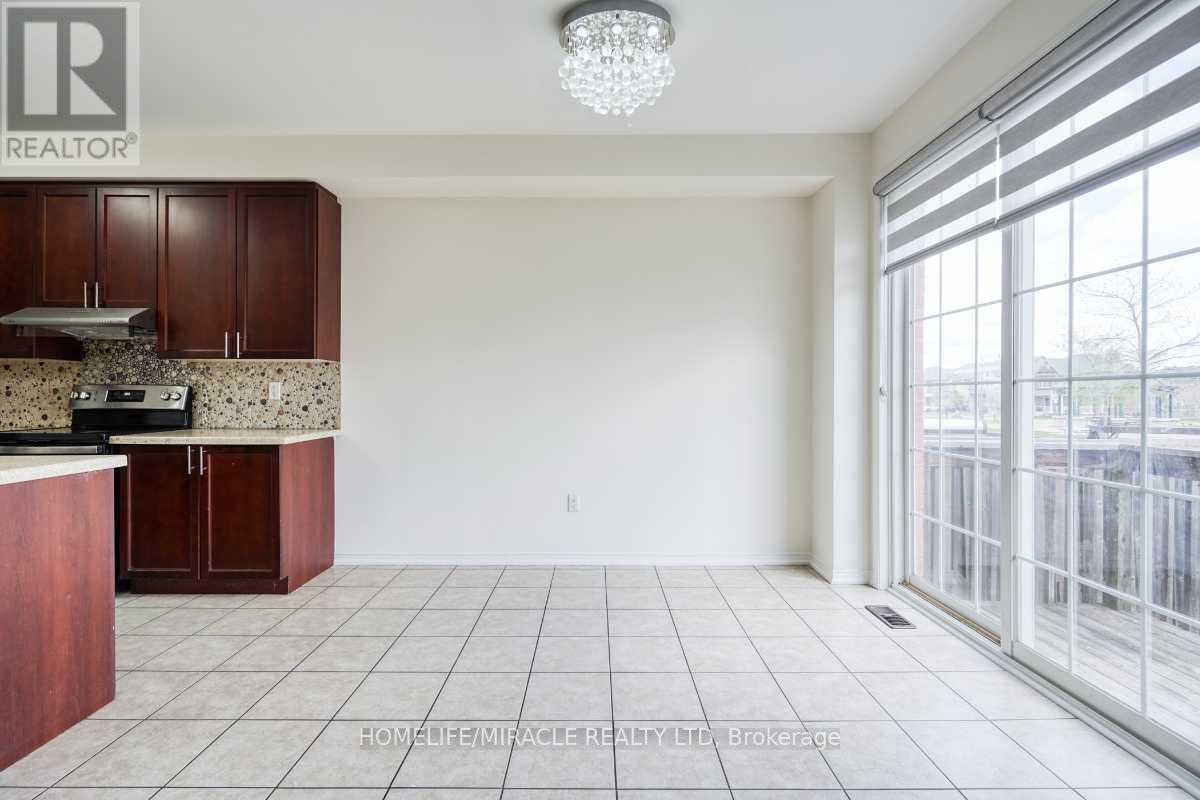 37 Sussexvale Drive, Brampton, Ontario  L6R 3R5 - Photo 11 - W13116730