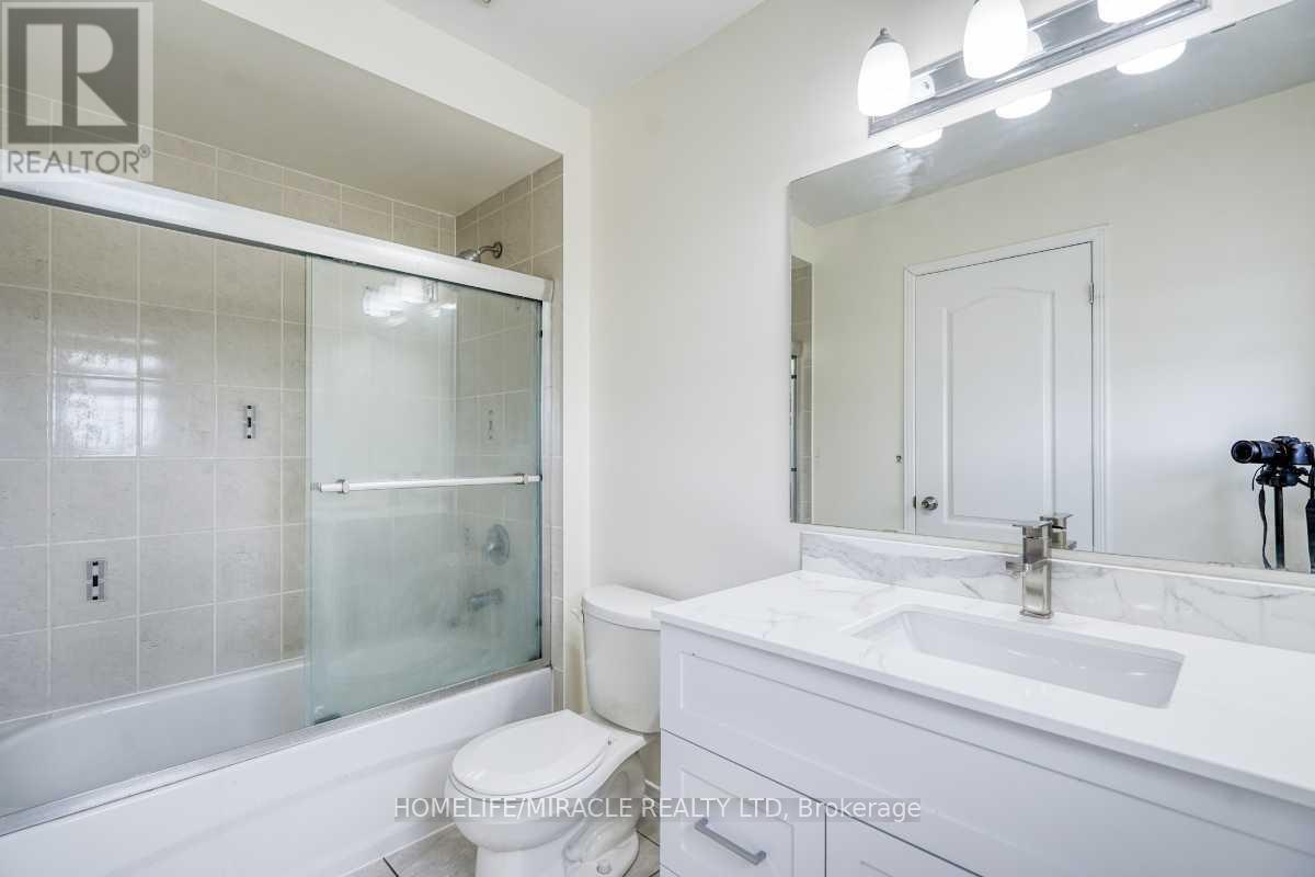 37 Sussexvale Drive, Brampton, Ontario  L6R 3R5 - Photo 23 - W13116730