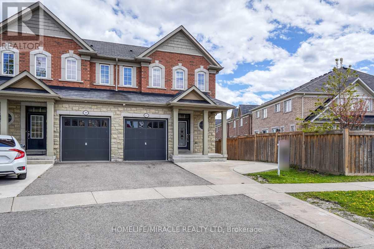 37 Sussexvale Drive, Brampton, Ontario  L6R 3R5 - Photo 3 - W13116730