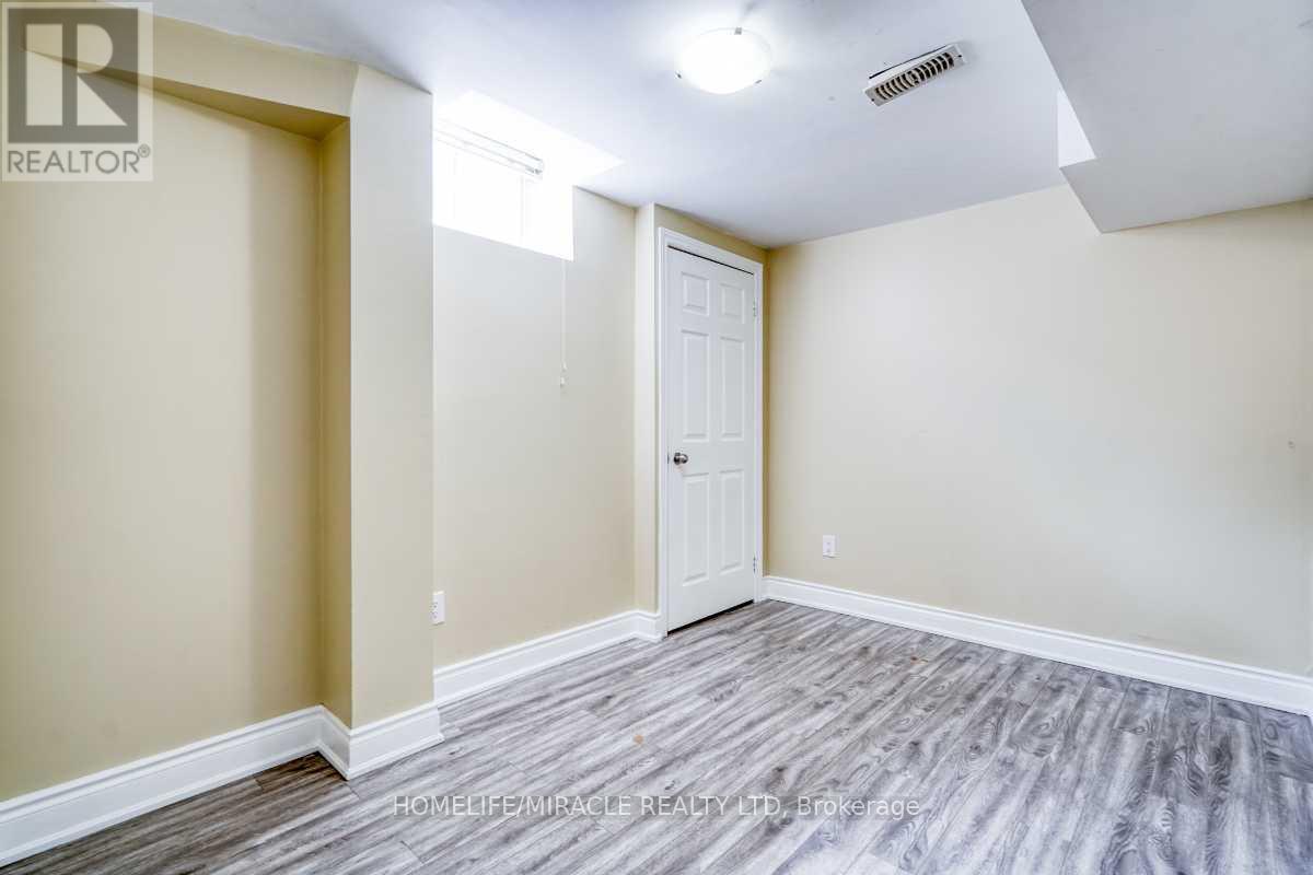 37 Sussexvale Drive, Brampton, Ontario  L6R 3R5 - Photo 34 - W13116730