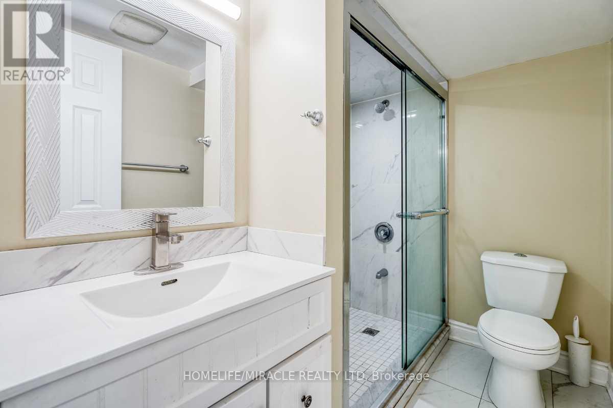 37 Sussexvale Drive, Brampton, Ontario  L6R 3R5 - Photo 35 - W13116730
