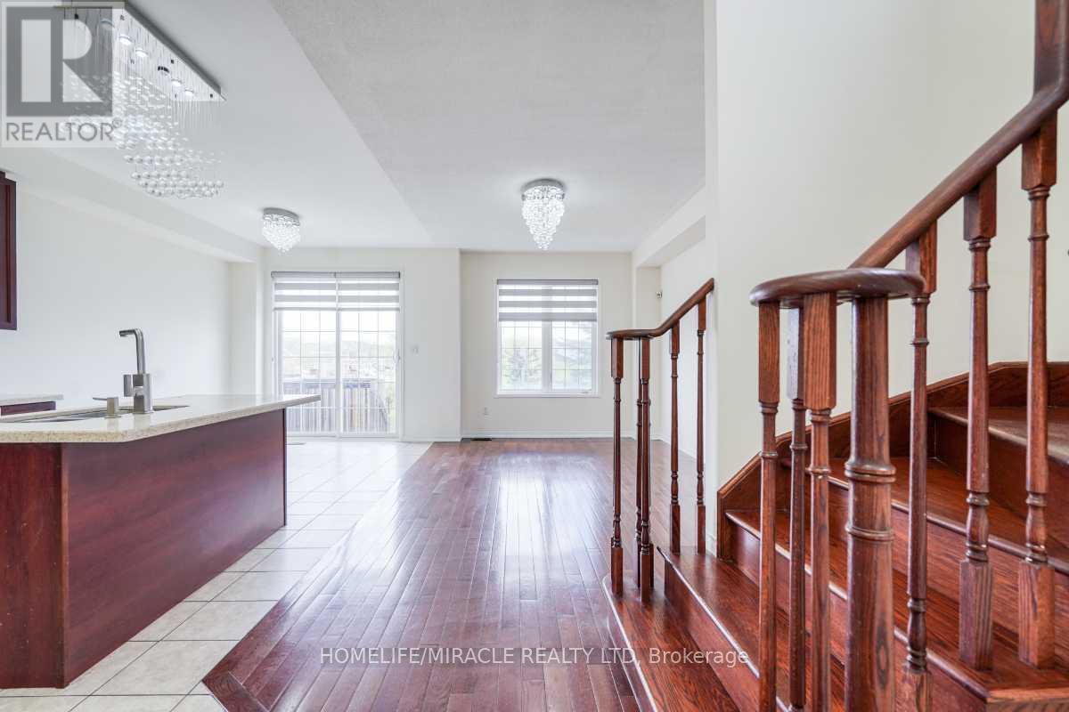 37 Sussexvale Drive, Brampton, Ontario  L6R 3R5 - Photo 6 - W13116730