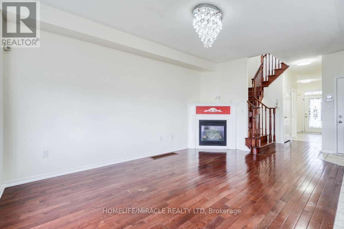 37 Sussexvale Drive, Brampton, Ontario  L6R 3R5 - Photo 9 - W13116730