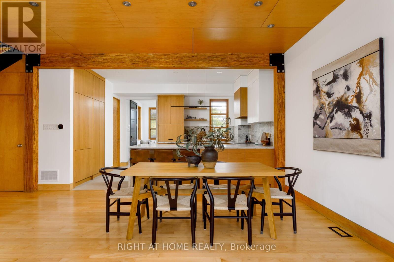 16 Marquis Avenue, Toronto, Ontario  M8X 1V4 - Photo 10 - W13116782