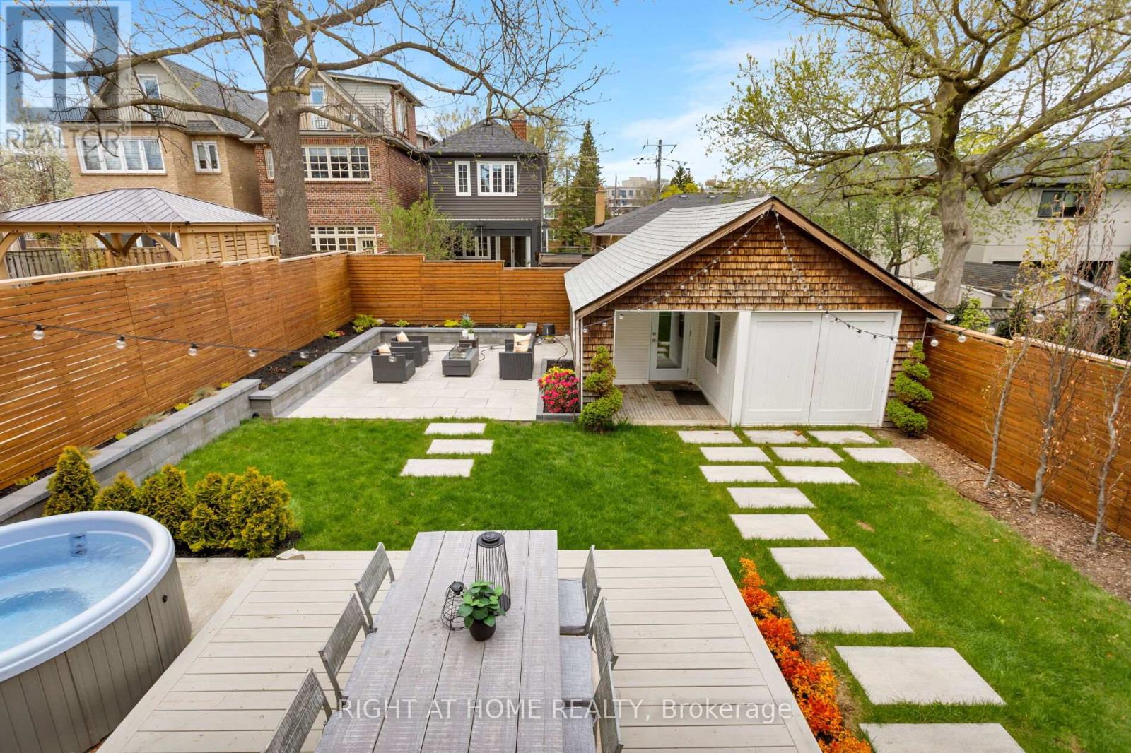 16 Marquis Avenue, Toronto, Ontario  M8X 1V4 - Photo 12 - W13116782