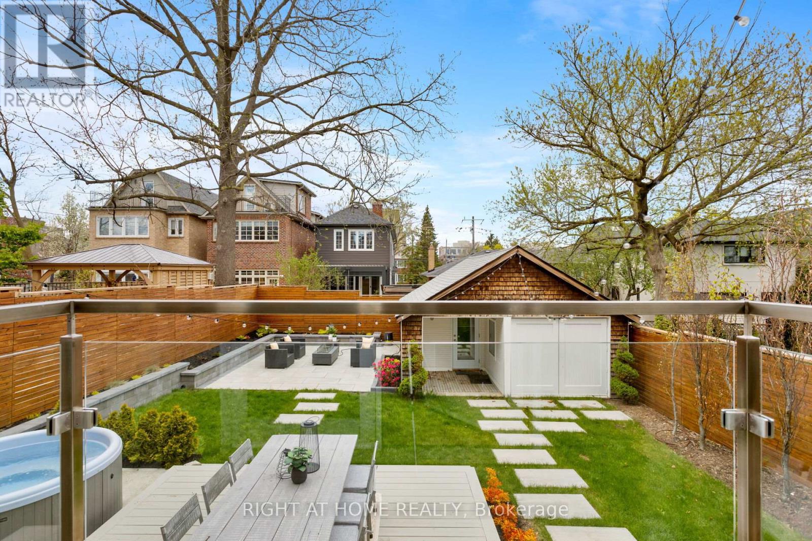 16 Marquis Avenue, Toronto, Ontario  M8X 1V4 - Photo 14 - W13116782
