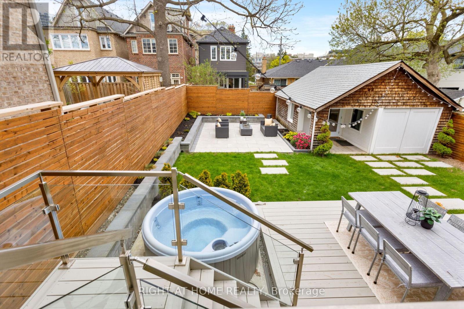 16 Marquis Avenue, Toronto, Ontario  M8X 1V4 - Photo 15 - W13116782