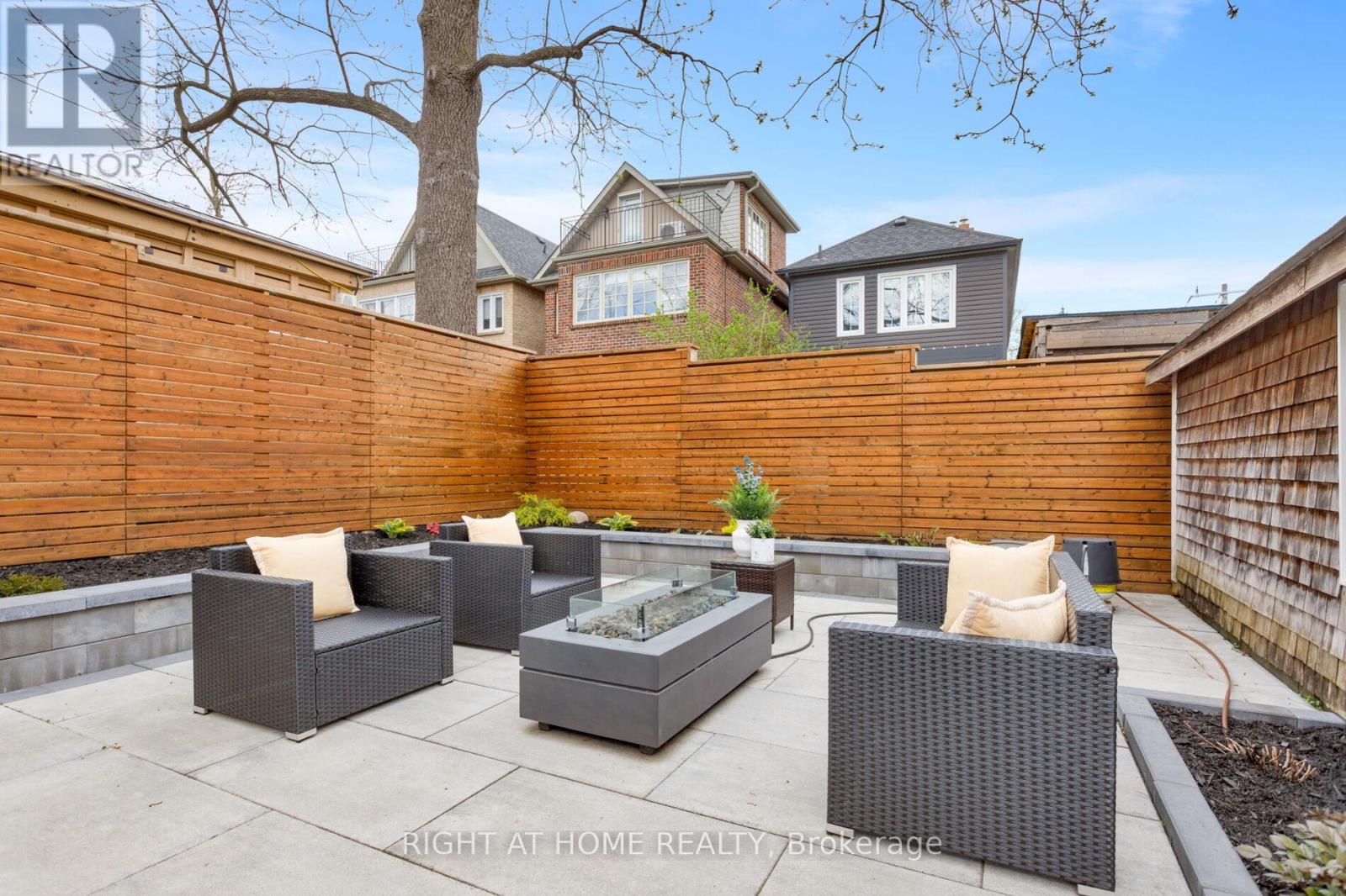 16 Marquis Avenue, Toronto, Ontario  M8X 1V4 - Photo 20 - W13116782