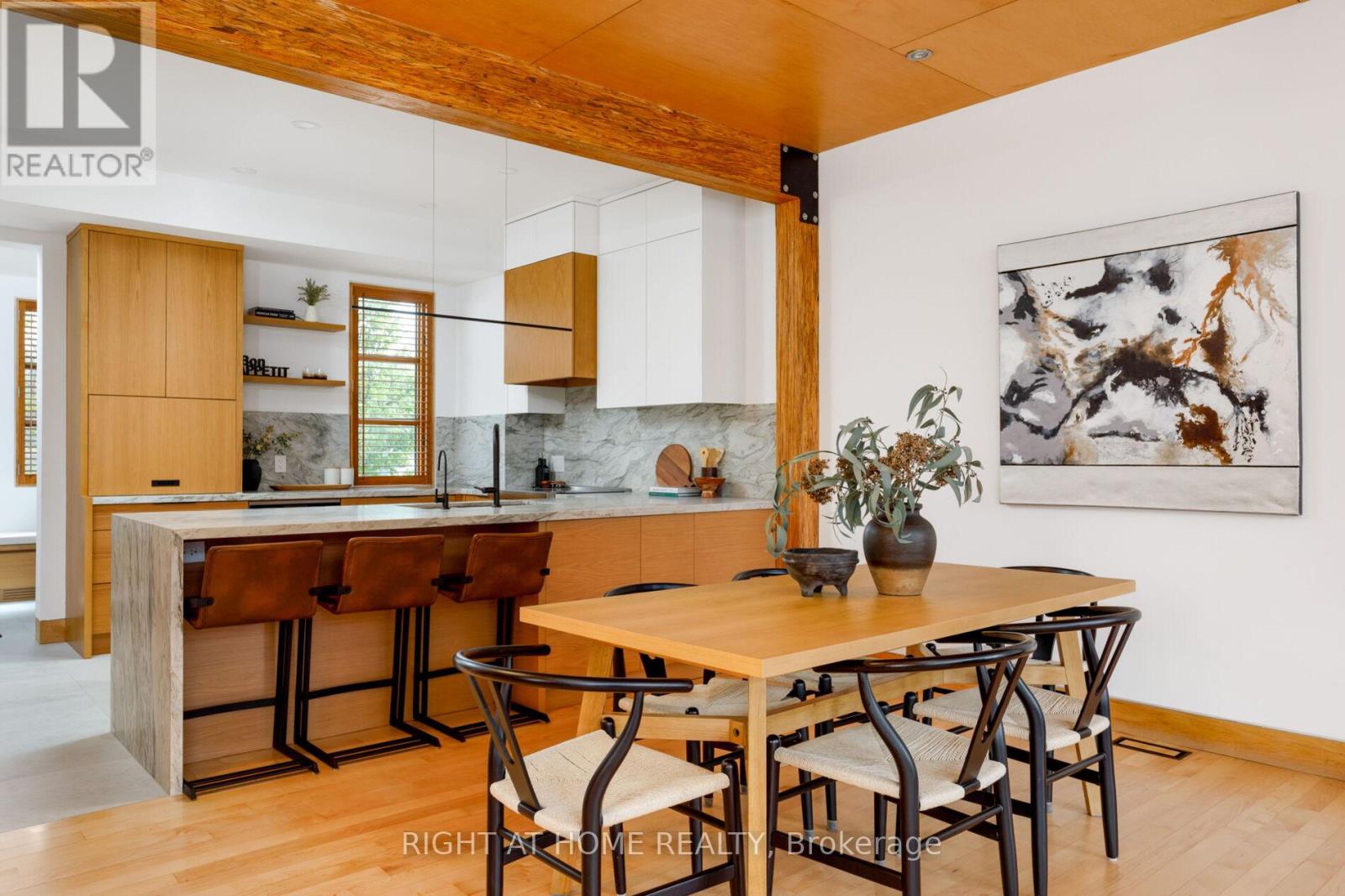 16 Marquis Avenue, Toronto, Ontario  M8X 1V4 - Photo 3 - W13116782