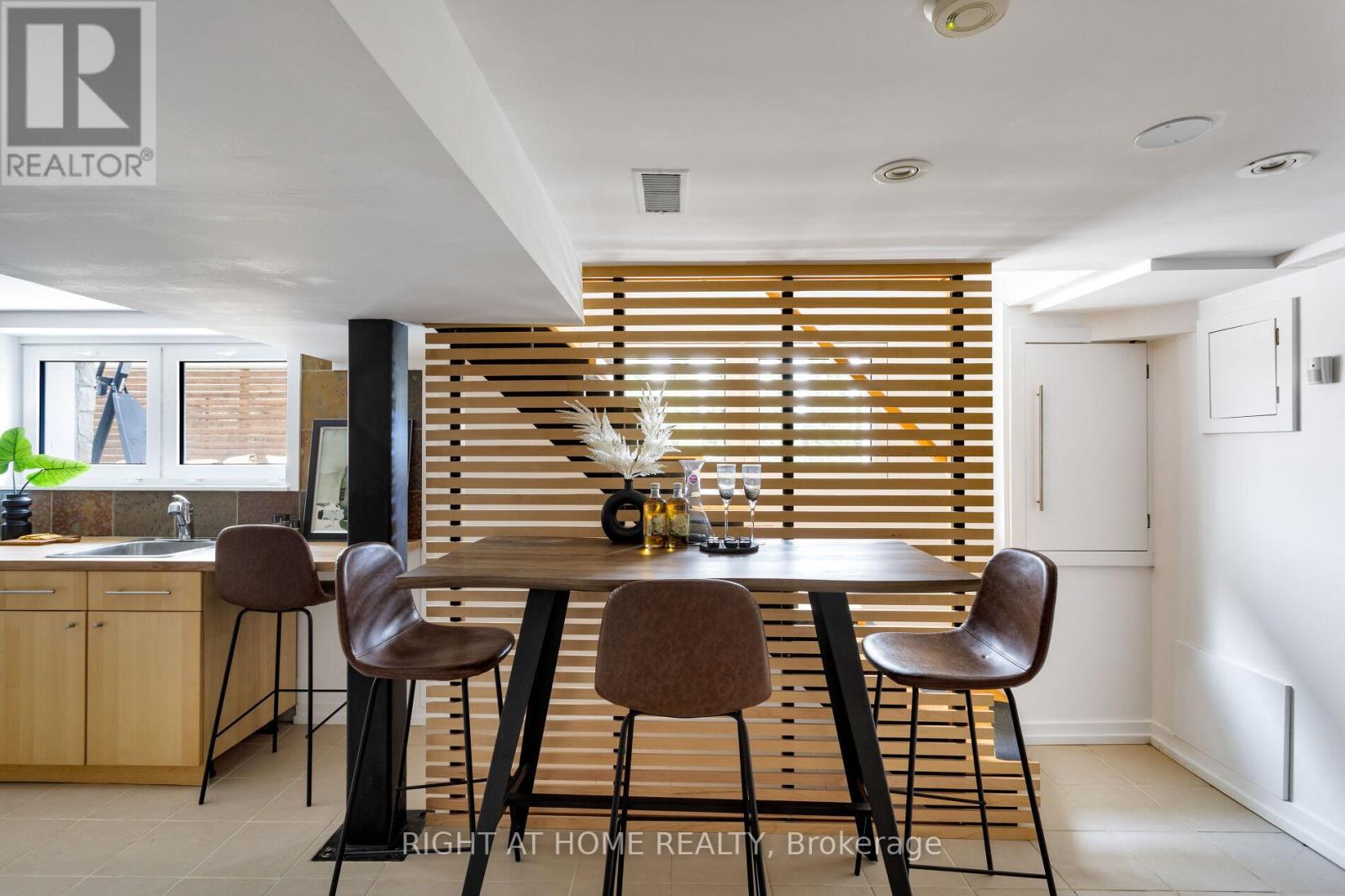 16 Marquis Avenue, Toronto, Ontario  M8X 1V4 - Photo 40 - W13116782