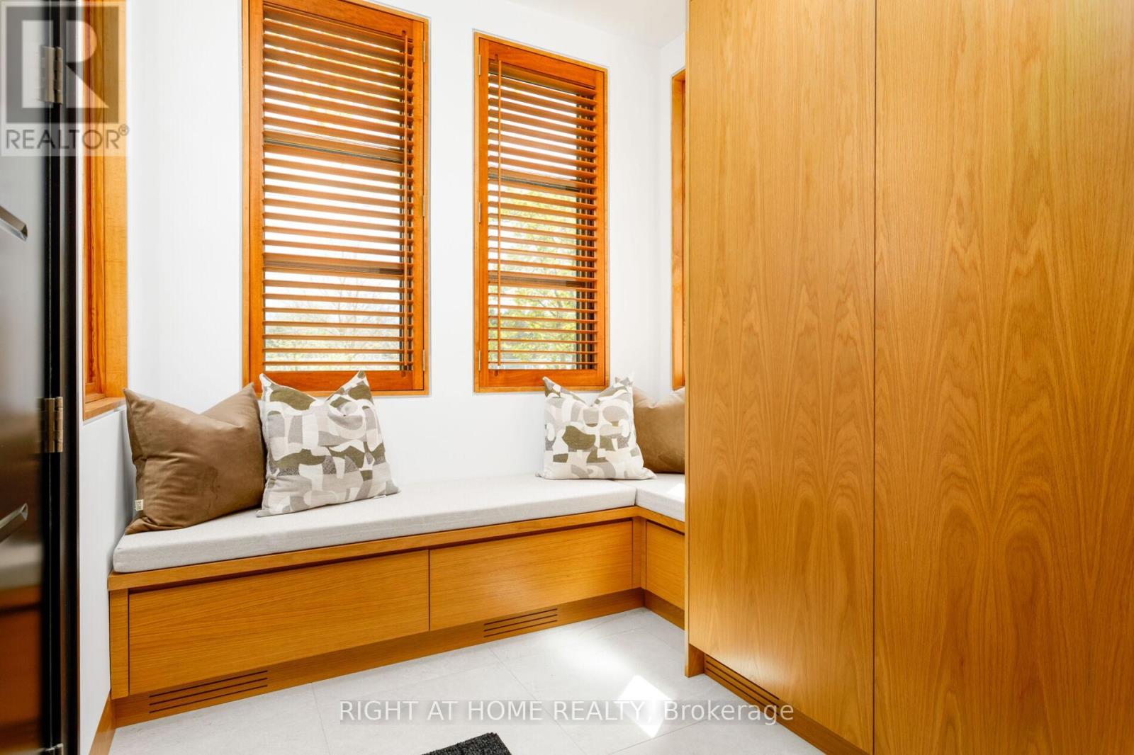 16 Marquis Avenue, Toronto, Ontario  M8X 1V4 - Photo 49 - W13116782