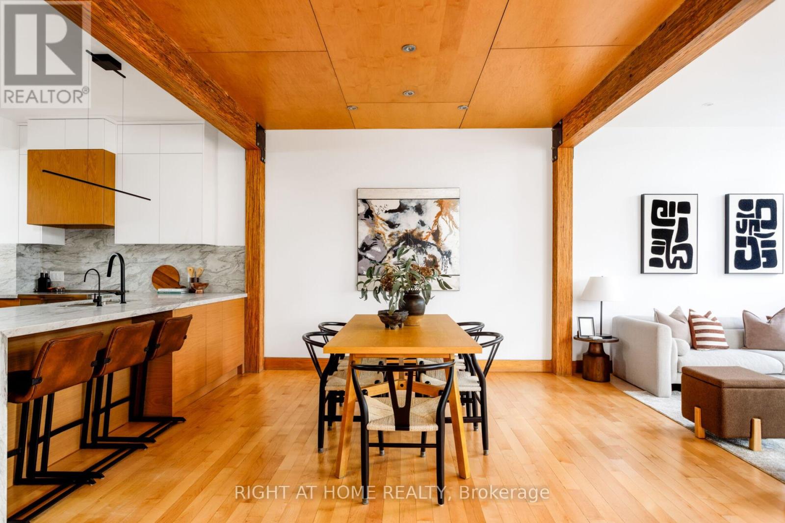 16 Marquis Avenue, Toronto, Ontario  M8X 1V4 - Photo 9 - W13116782