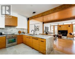 16 MARQUIS AVENUE, Toronto, Ontario