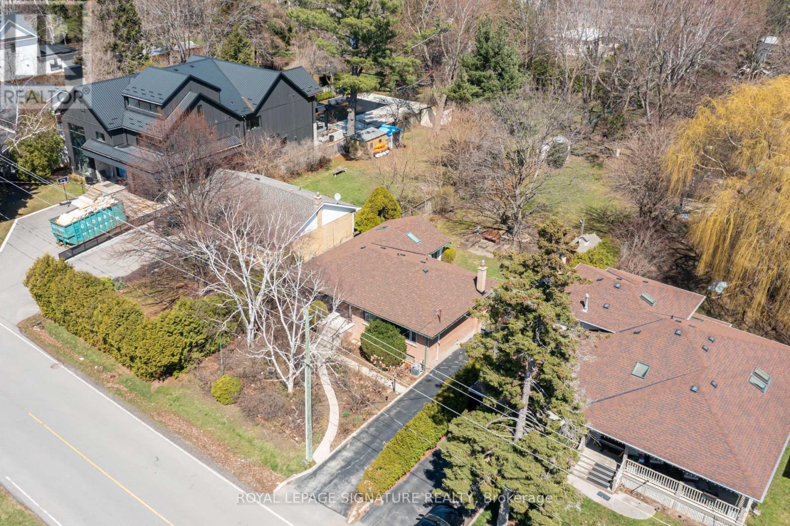 411 MAPLEHURST AVENUE, Oakville, Ontario