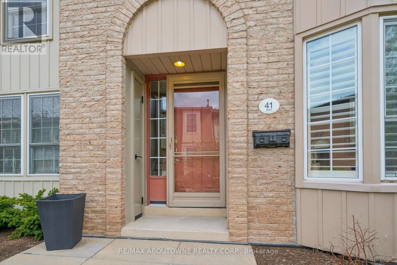 41 - 3041 Glencrest Road, Burlington, Ontario  L7N 3K1 - Photo 4 - W13116972