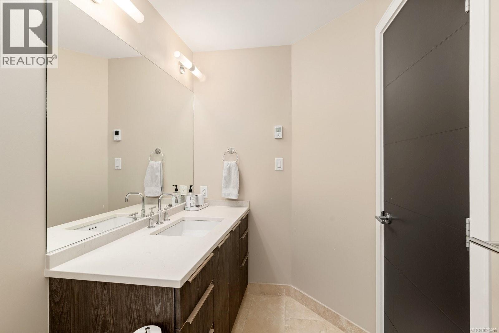 204 1011 Burdett Ave, Victoria, British Columbia  V8V 3G9 - Photo 14 - 1036455