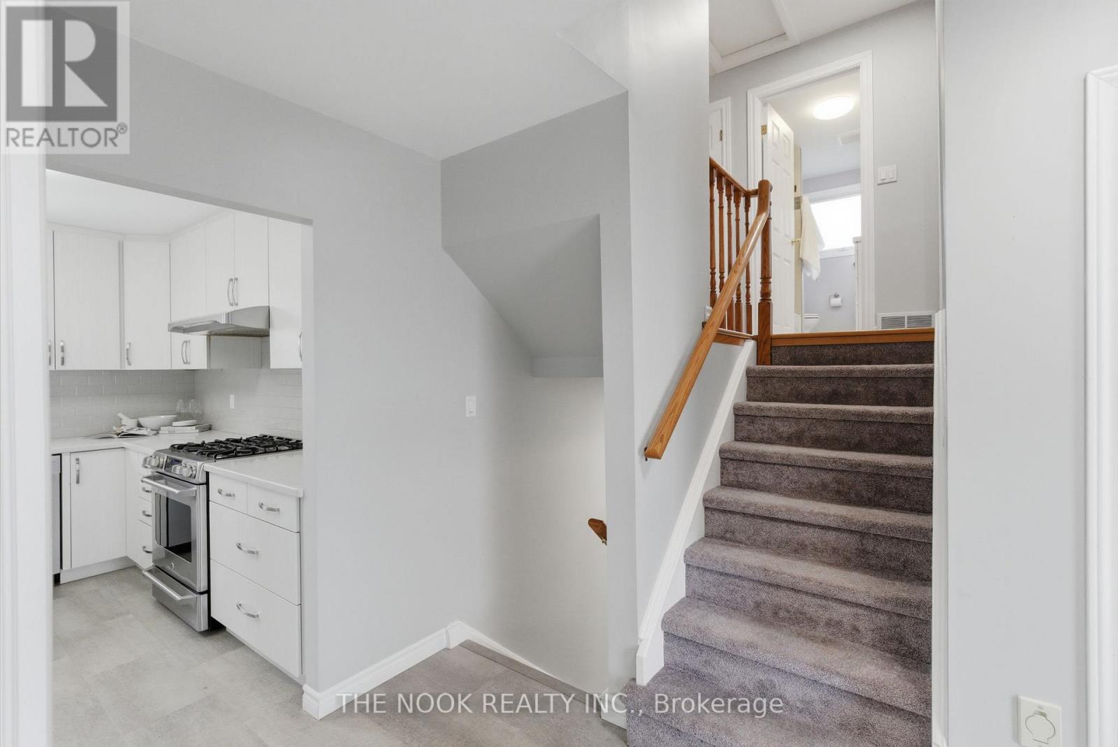 13 Lambard Crescent, Ajax, Ontario  L1S 1M6 - Photo 12 - E13117072