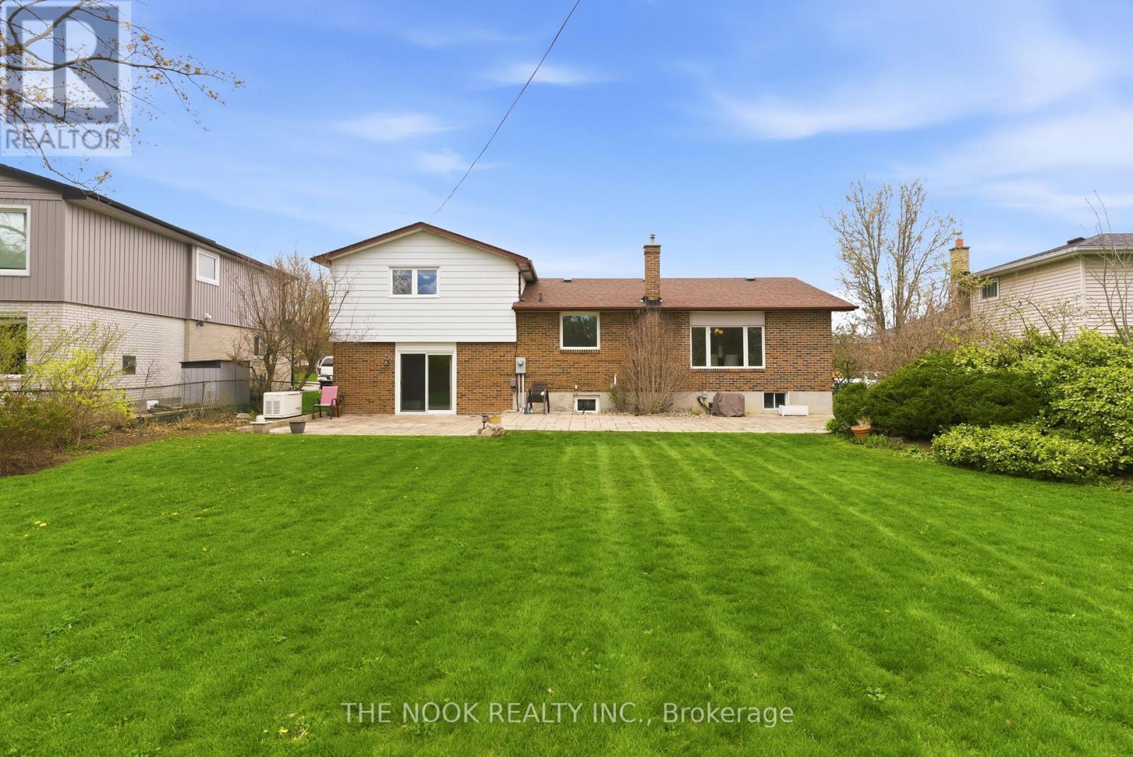13 Lambard Crescent, Ajax, Ontario  L1S 1M6 - Photo 2 - E13117072