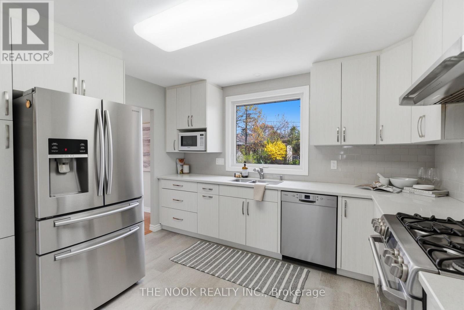 13 Lambard Crescent, Ajax, Ontario  L1S 1M6 - Photo 6 - E13117072
