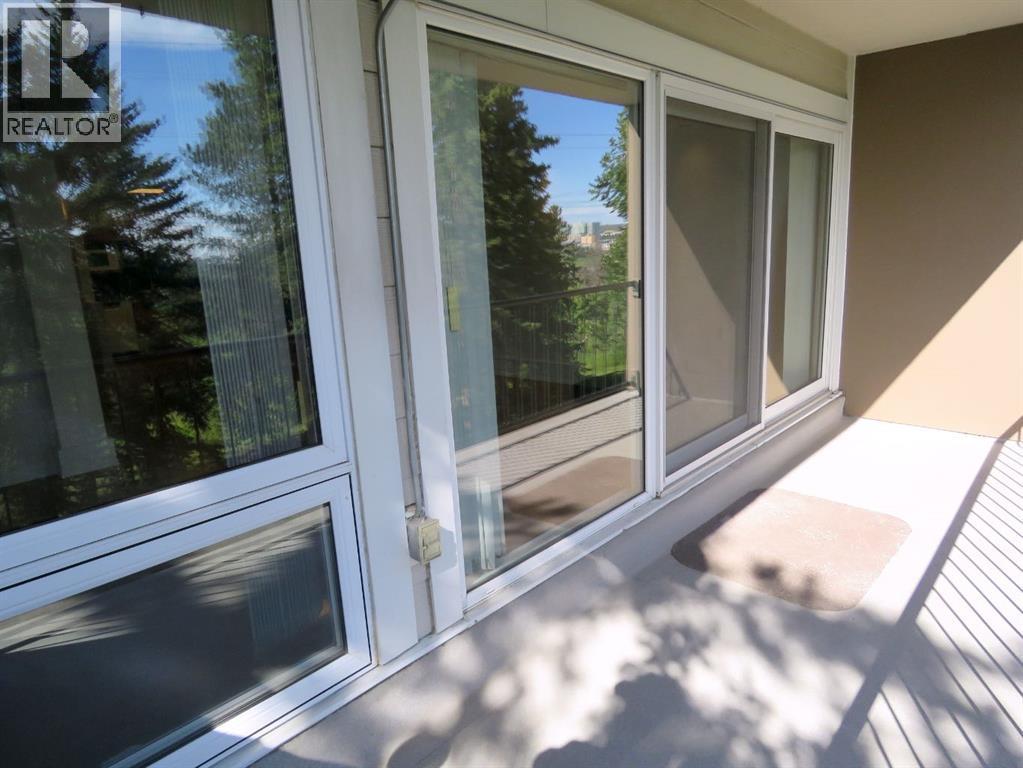 204, 328 Cedar Crescent SW, Calgary, Alberta  T3C 2Y8 - Photo 2 - A2280165