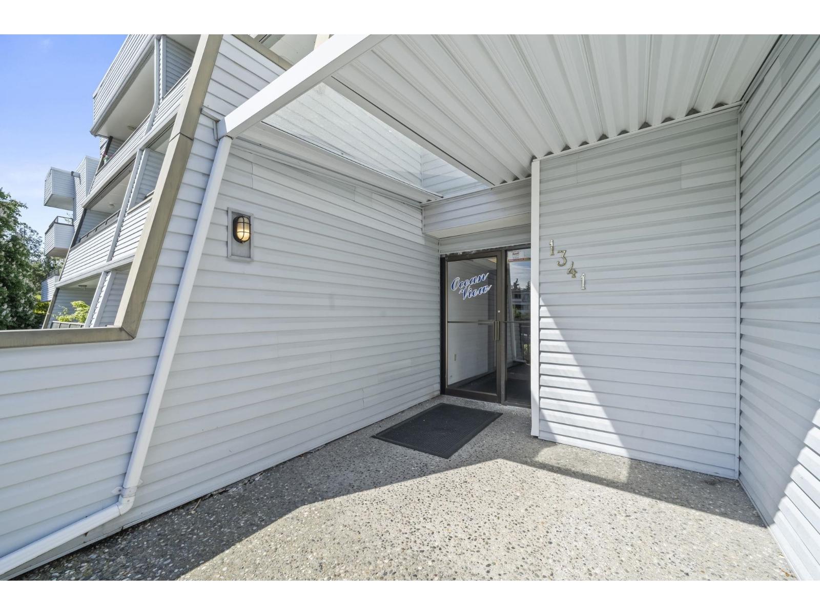 112 1341 George Street, White Rock, British Columbia  V4B 4A1 - Photo 2 - R3122521