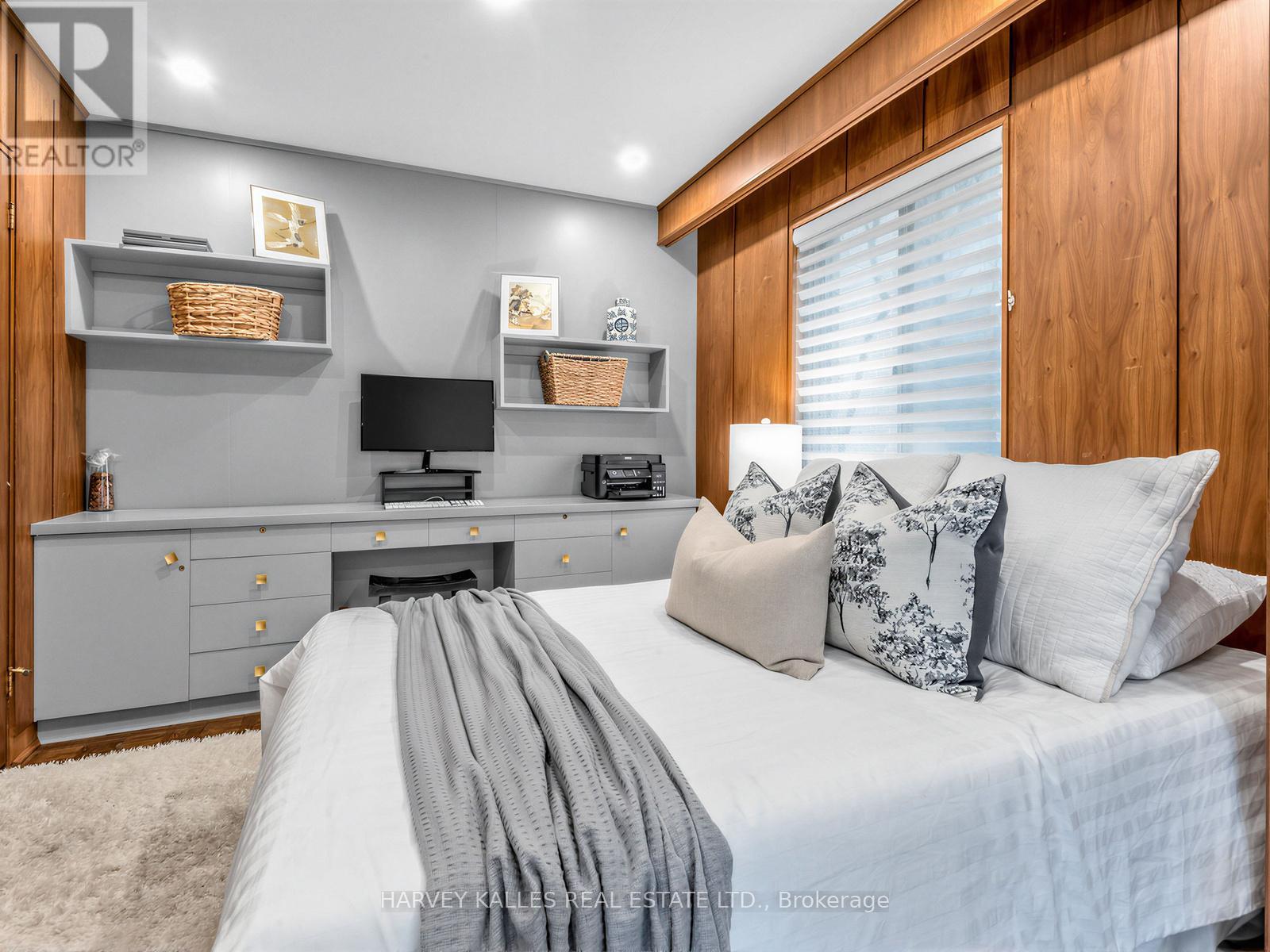 71 Prue Avenue, Toronto, Ontario  M6B 1R6 - Photo 31 - C13101780