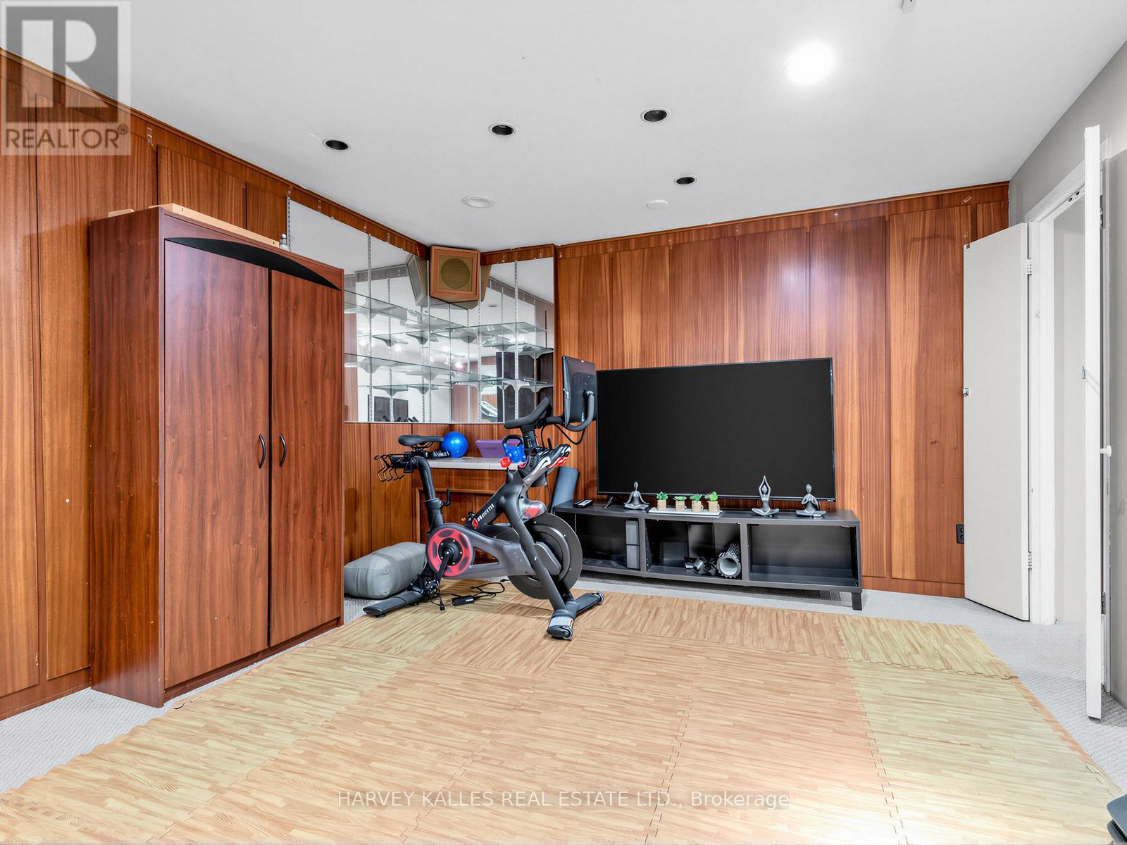 71 Prue Avenue, Toronto, Ontario  M6B 1R6 - Photo 33 - C13101780