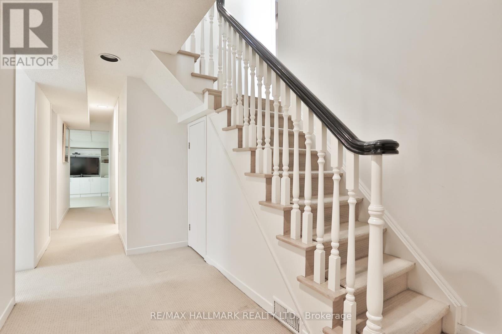 569 Briar Hill Avenue, Toronto, Ontario  M5N 1N1 - Photo 34 - C13109530