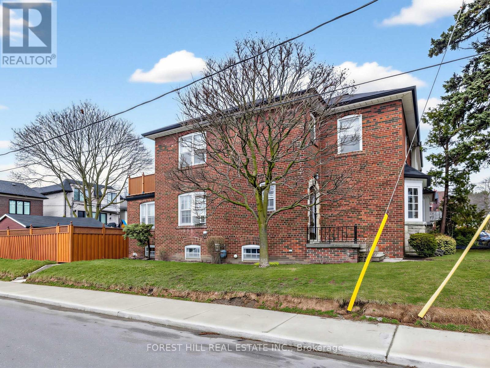 28 Castle Knock Road, Toronto, Ontario  M5N 2J4 - Photo 2 - C13116144