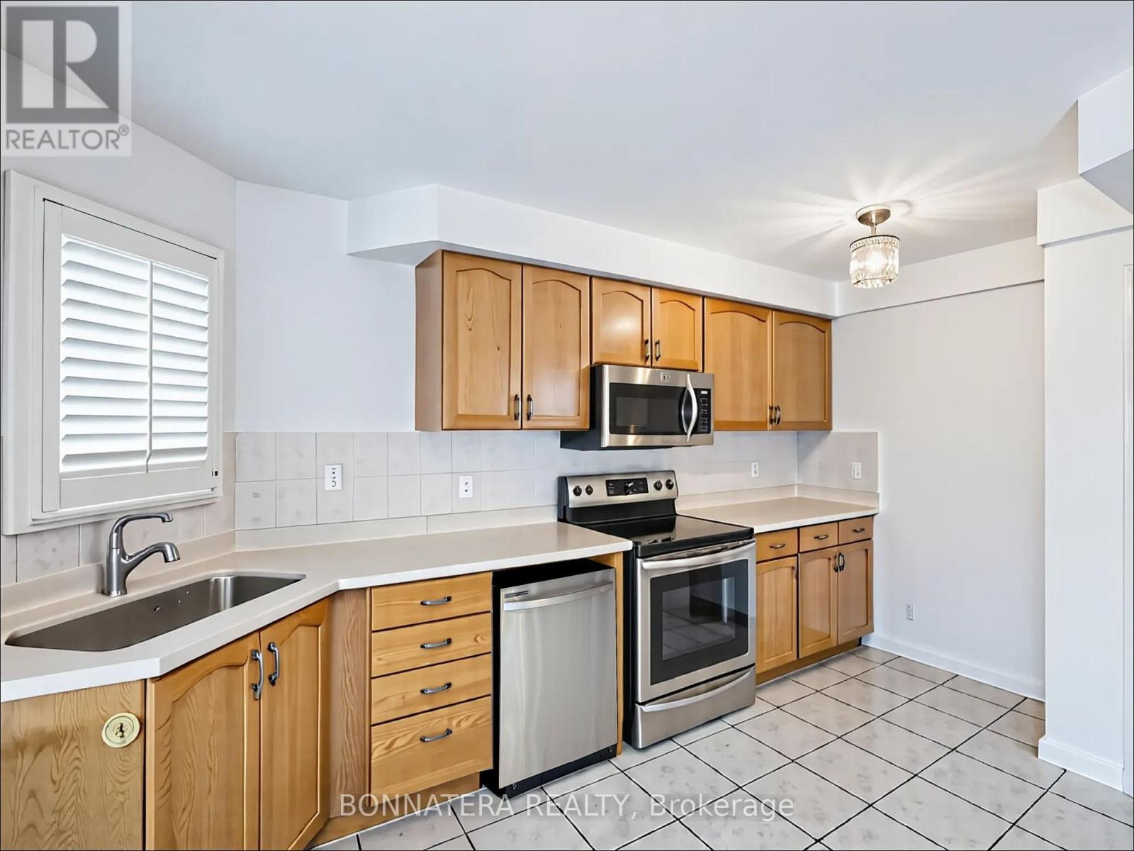 5471 Whitehorn Avenue, Mississauga, Ontario  L5V 1V5 - Photo 15 - W13103336