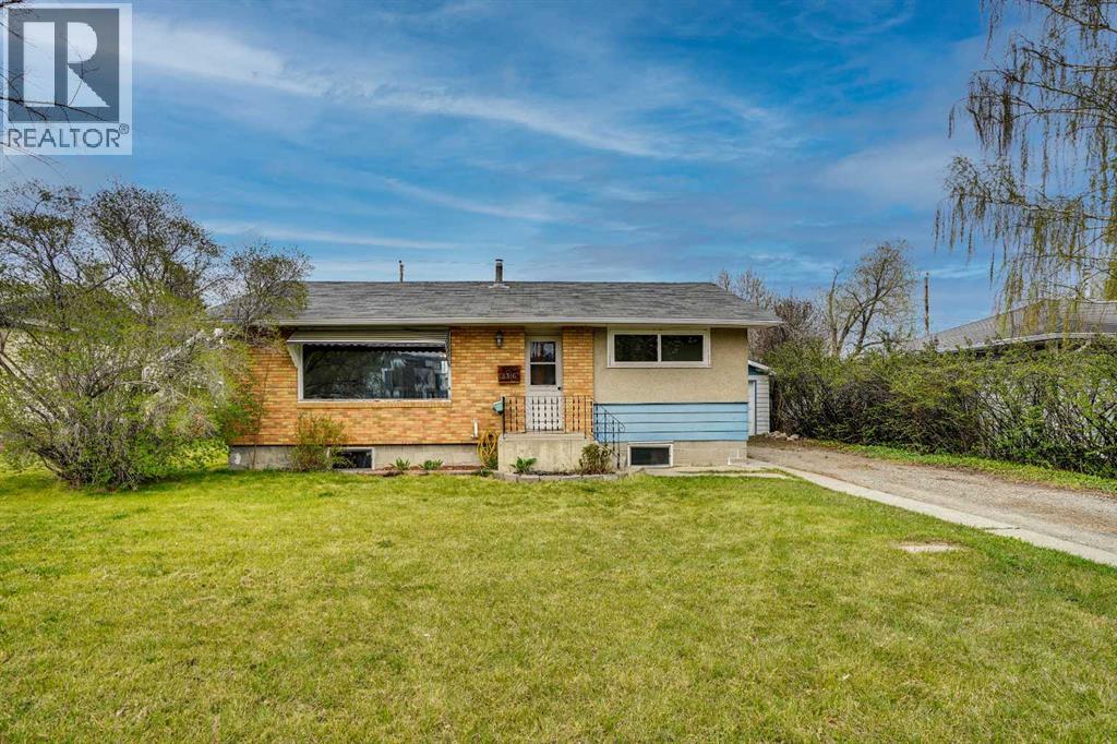8316 43 Avenue NW, Calgary, Alberta