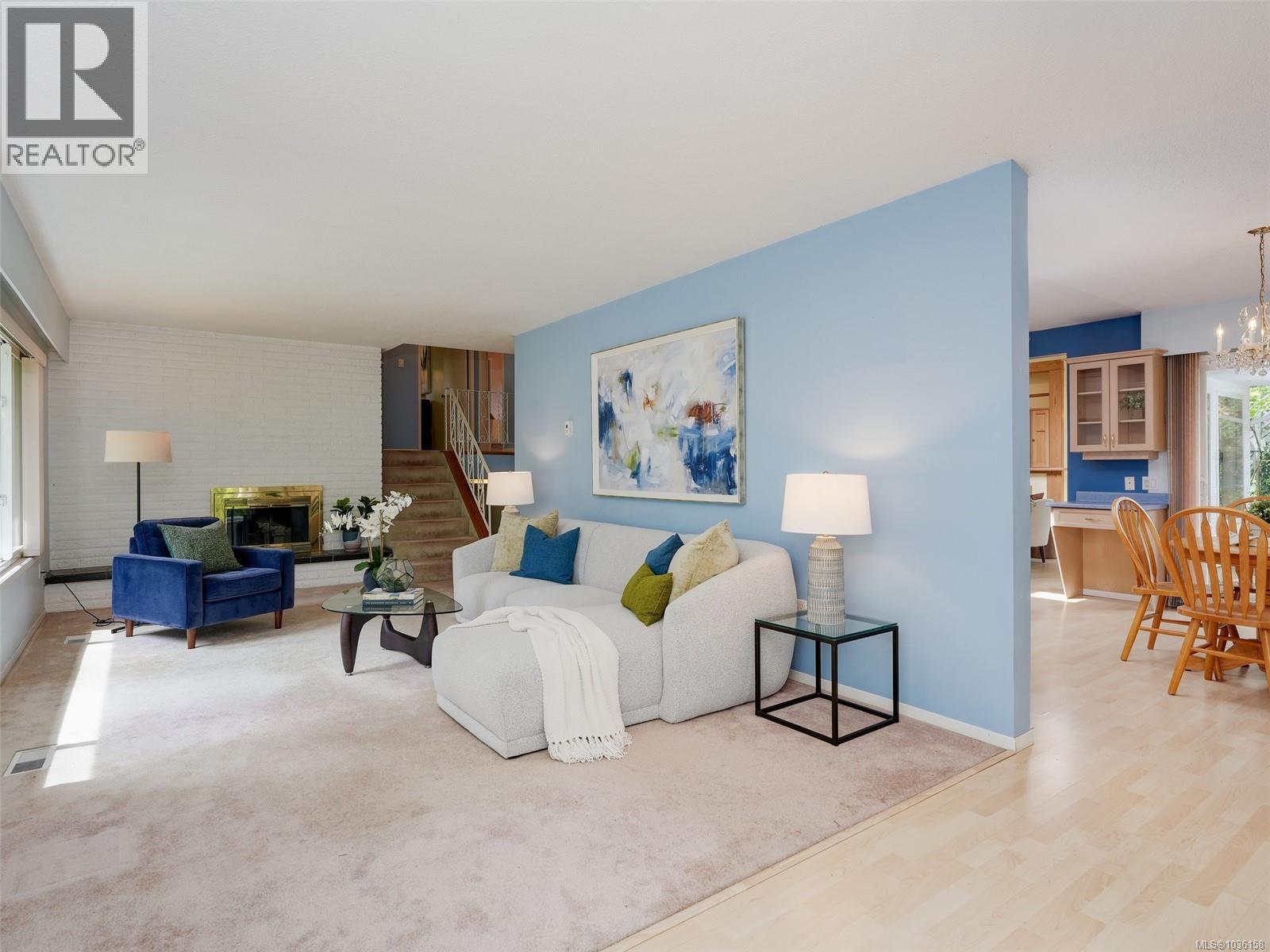 743 Helvetia Cres, Saanich, British Columbia  V8Y 1M1 - Photo 4 - 1036158