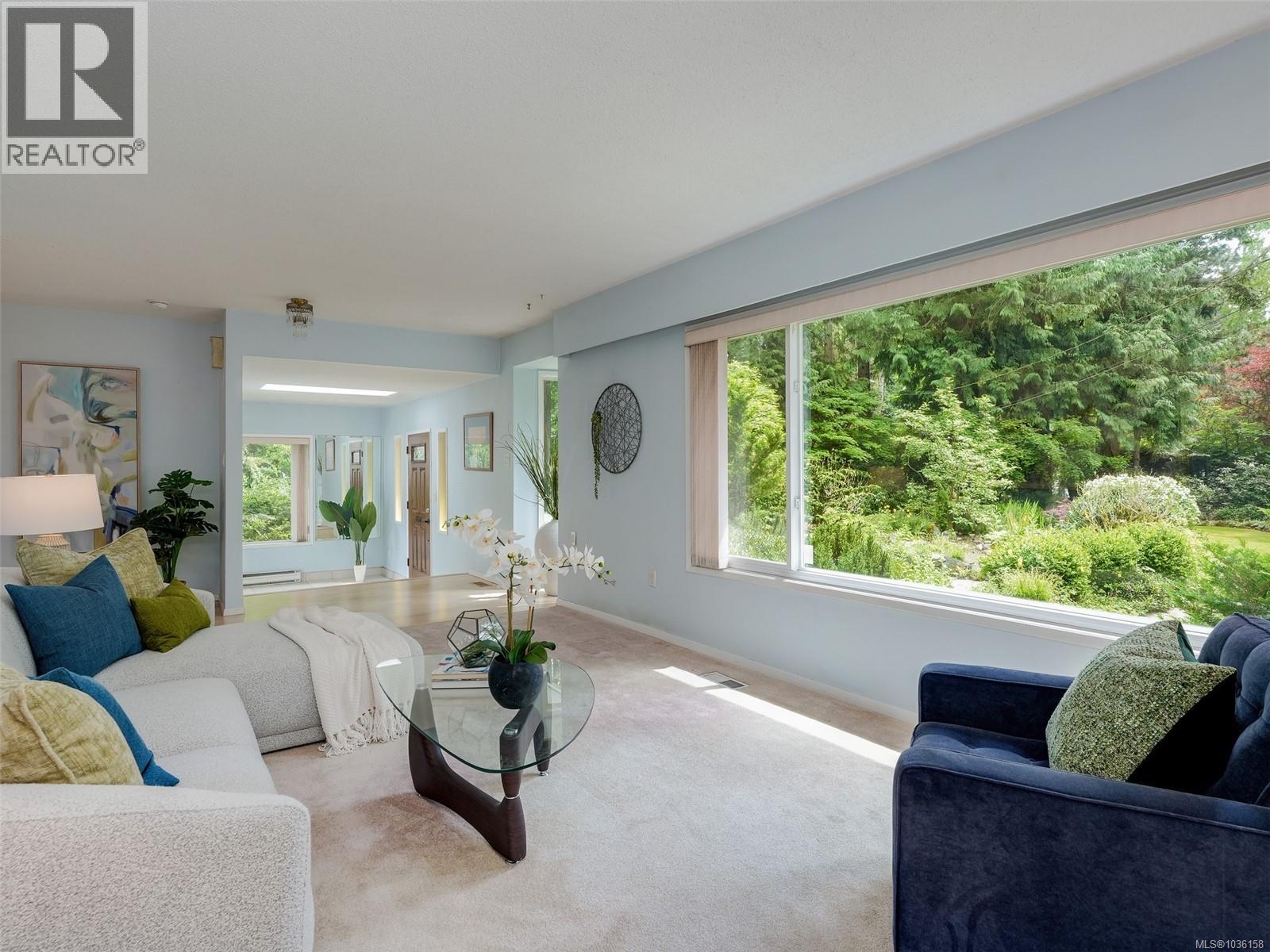 743 Helvetia Cres, Saanich, British Columbia  V8Y 1M1 - Photo 3 - 1036158