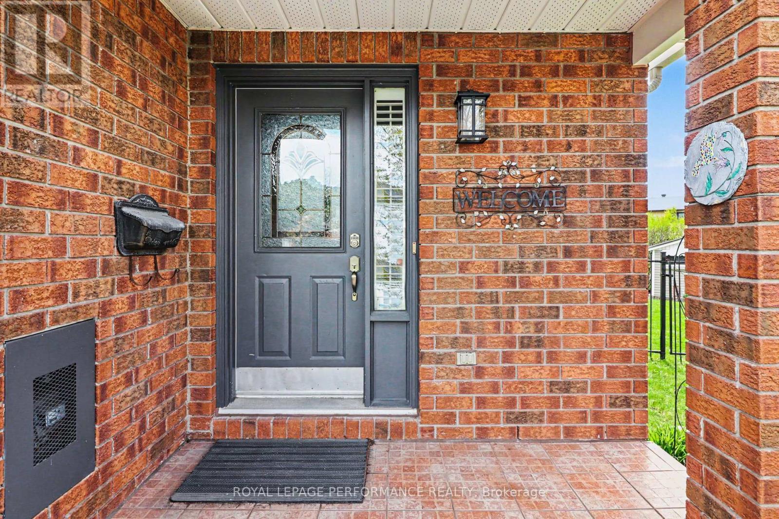 1702 Jobin Crescent, Ottawa, Ontario K1J 1C5 - Photo 3 - X13117006