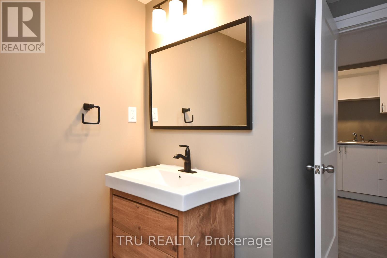 B - 1259 Maitland Avenue, Ottawa, Ontario K2C 2C4 - Photo 12 - X13117032