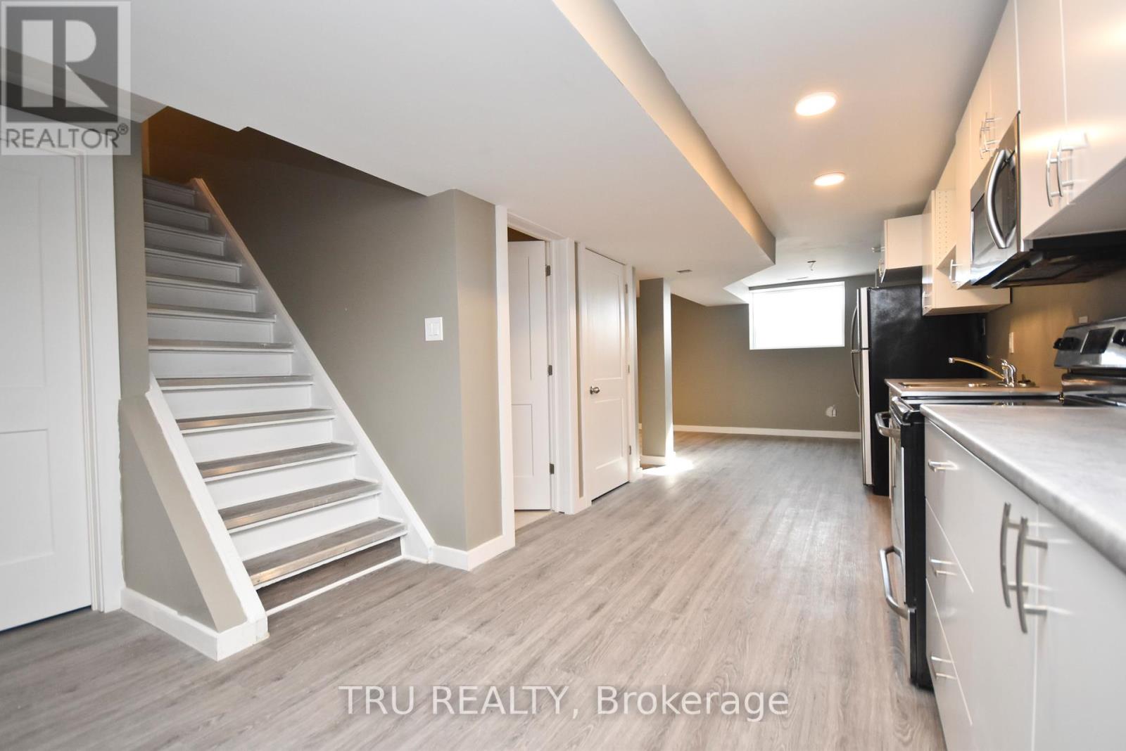 B - 1259 Maitland Avenue, Ottawa, Ontario K2C 2C4 - Photo 3 - X13117032
