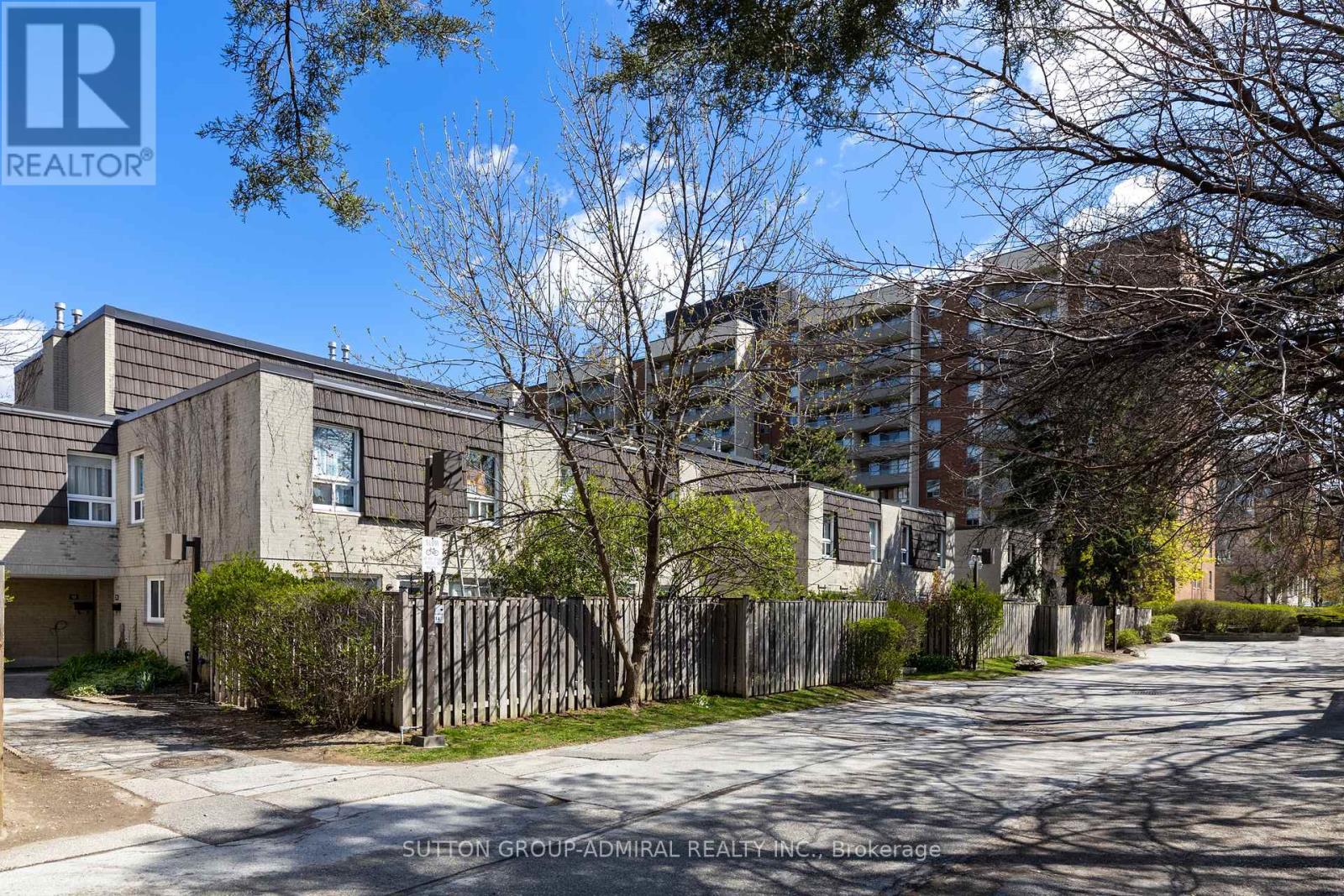 11 - 21 Four Winds Drive, Toronto, Ontario  M3J 1K7 - Photo 2 - W13074774