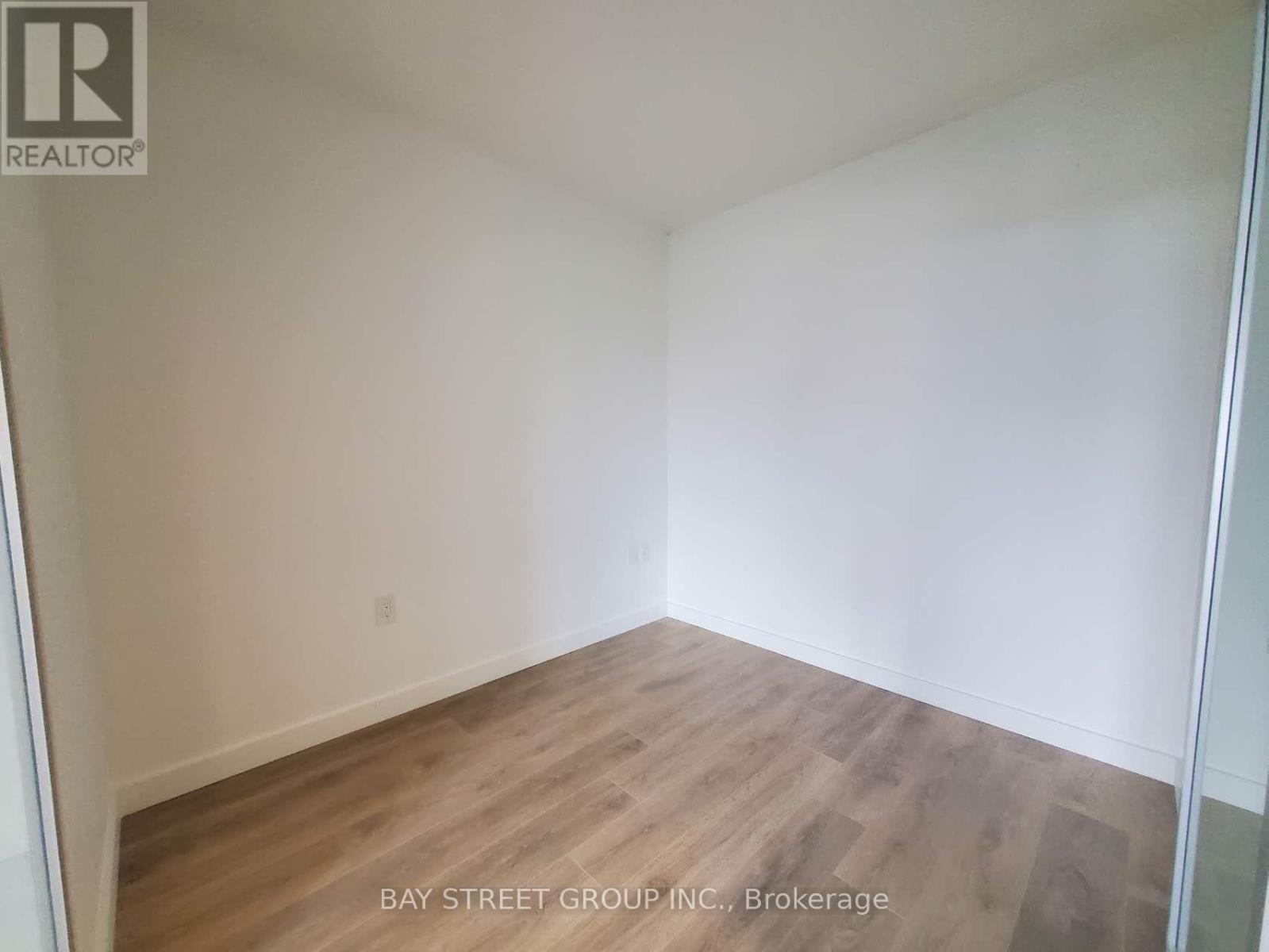 1510 - 38 Widmer Street, Toronto, Ontario  M5V 2E9 - Photo 12 - C12901504
